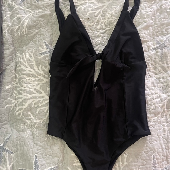 benoa swim one piece - Picture 1 of 3